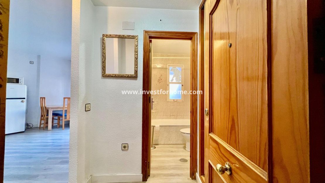 Sale - Apartment - Torrevieja - Centro