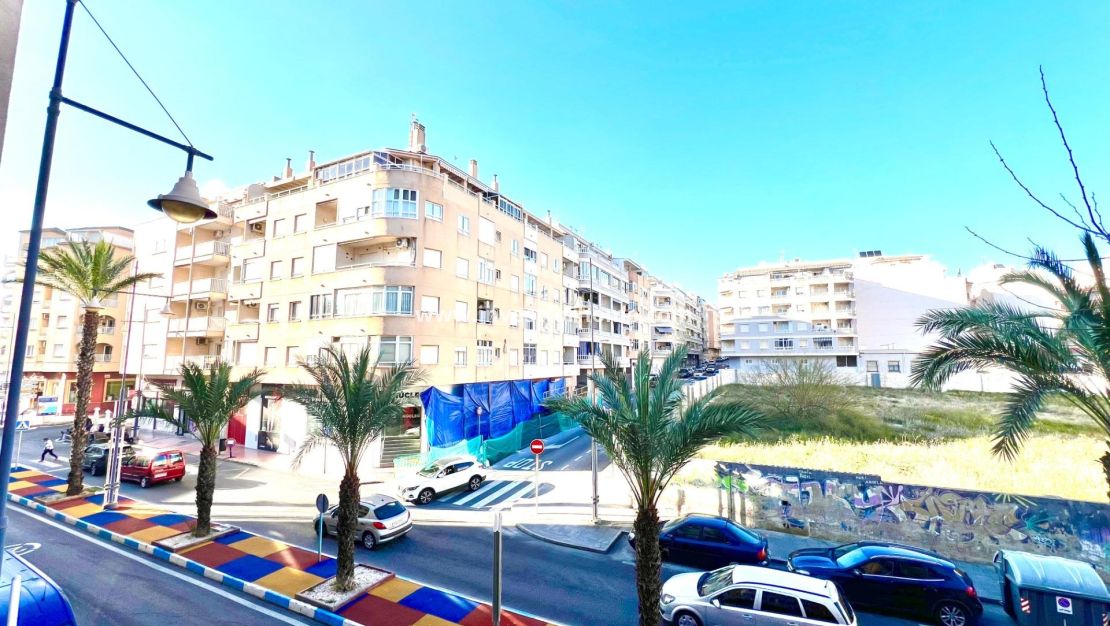 Sale - Apartment - Torrevieja - Centro