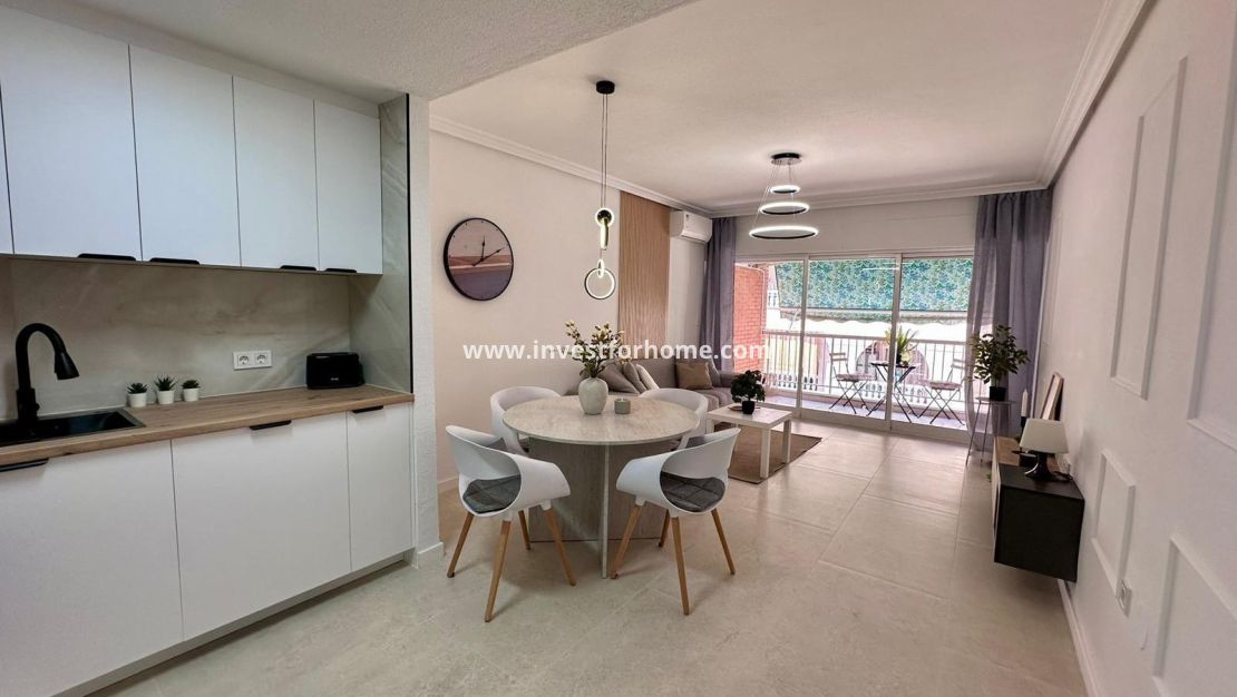 Sale - Apartment - Torrevieja - Centro