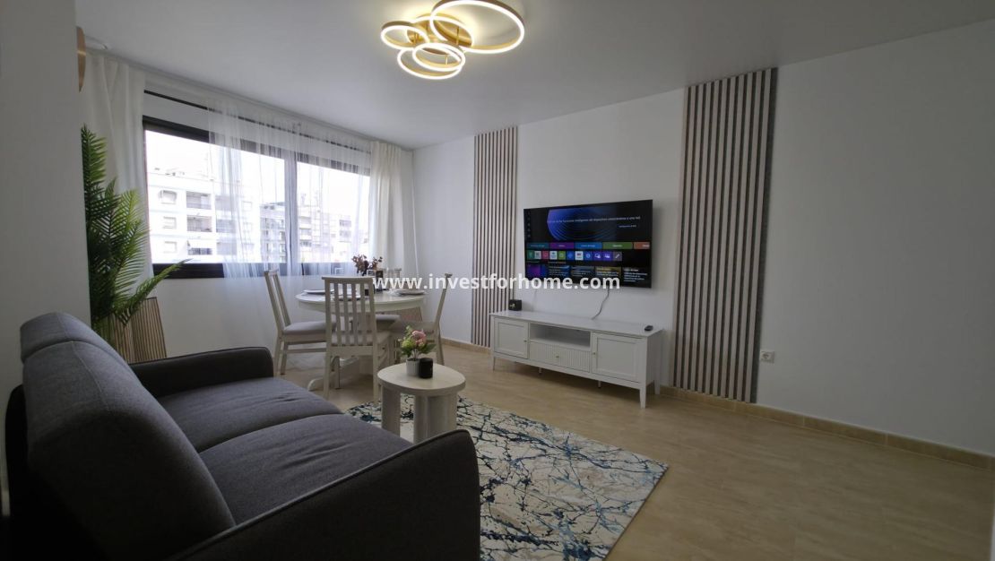Sale - Apartment - Torrevieja - Centro