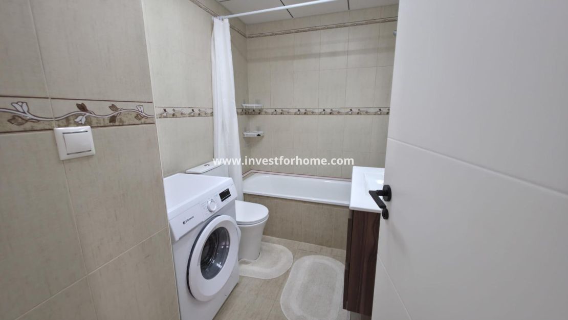 Sale - Apartment - Torrevieja - Centro