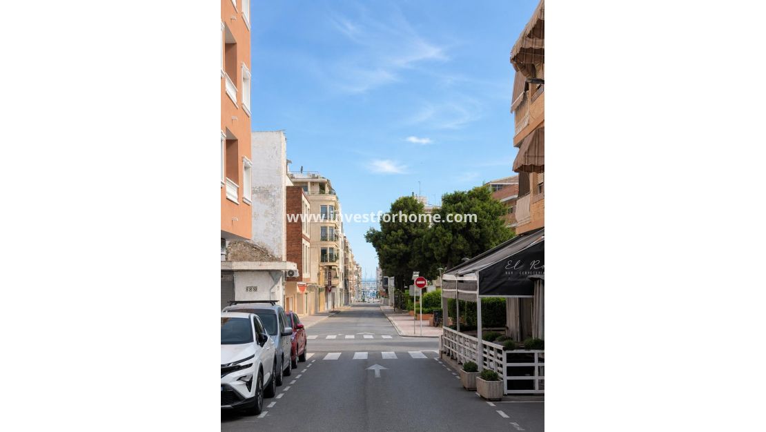 Sale - Apartment - Torrevieja - Centro