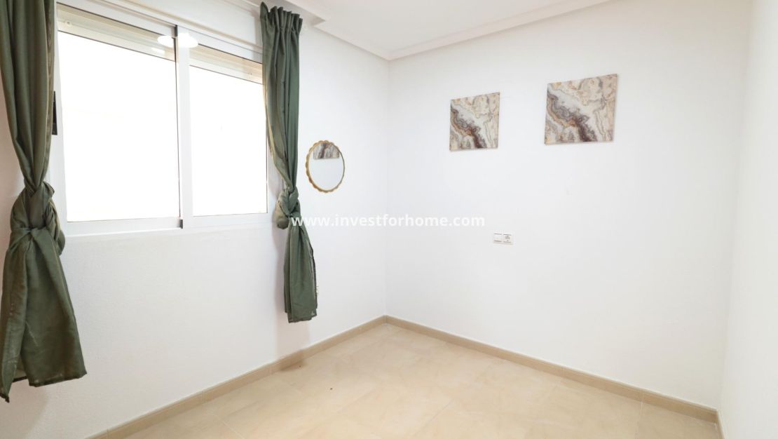Sale - Apartment - Torrevieja - Centro