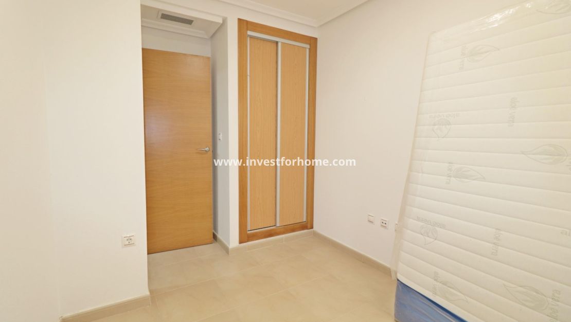 Sale - Apartment - Torrevieja - Centro