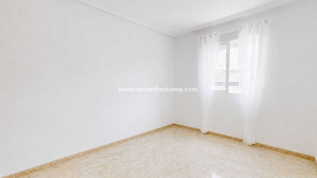 Sale - Apartment - Torrevieja - Centro