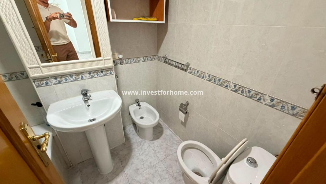 Sale - Apartment - Torrevieja - Centro