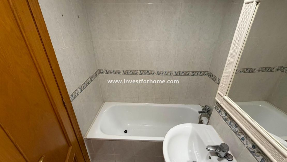 Sale - Apartment - Torrevieja - Centro