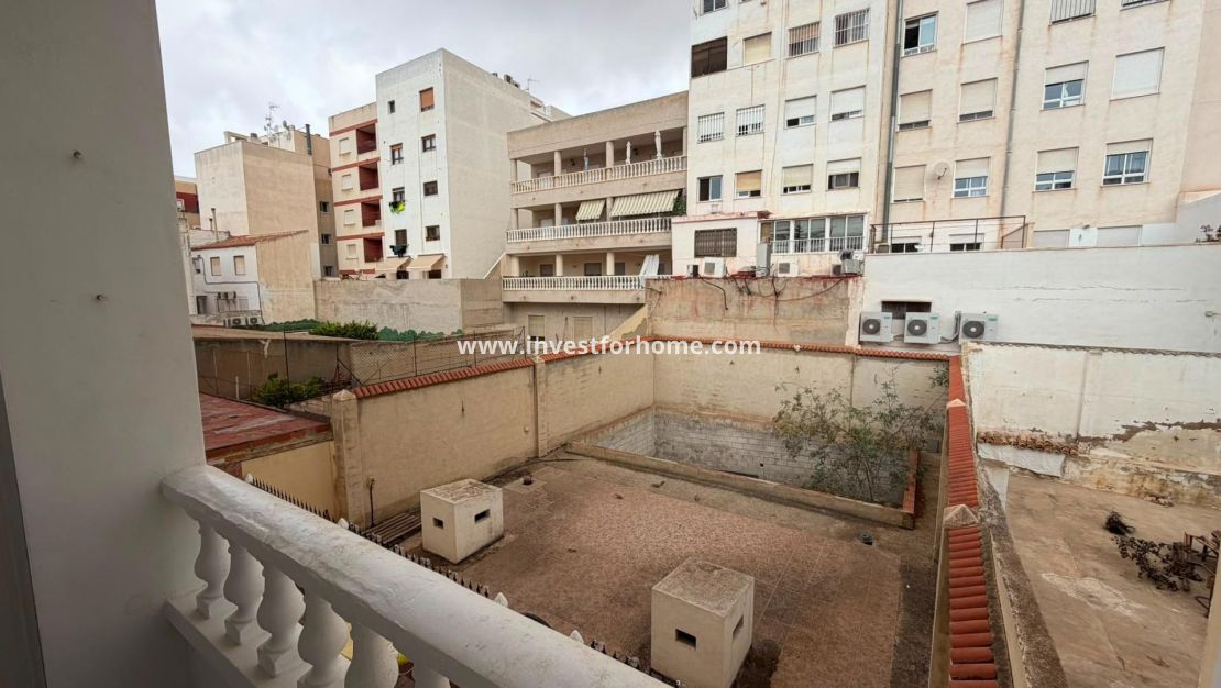 Sale - Apartment - Torrevieja - Centro