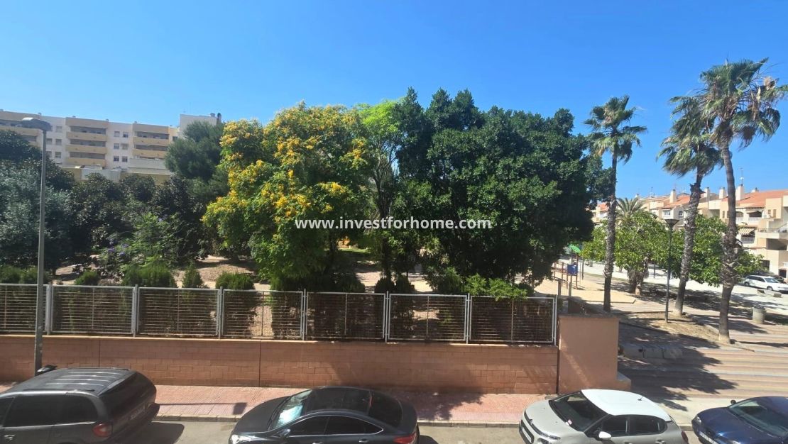 Sale - Apartment - Torrevieja - Centro