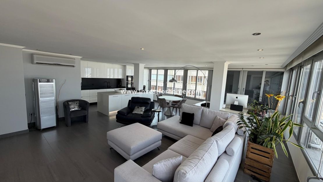 Sale - Apartment - Torrevieja - Centro