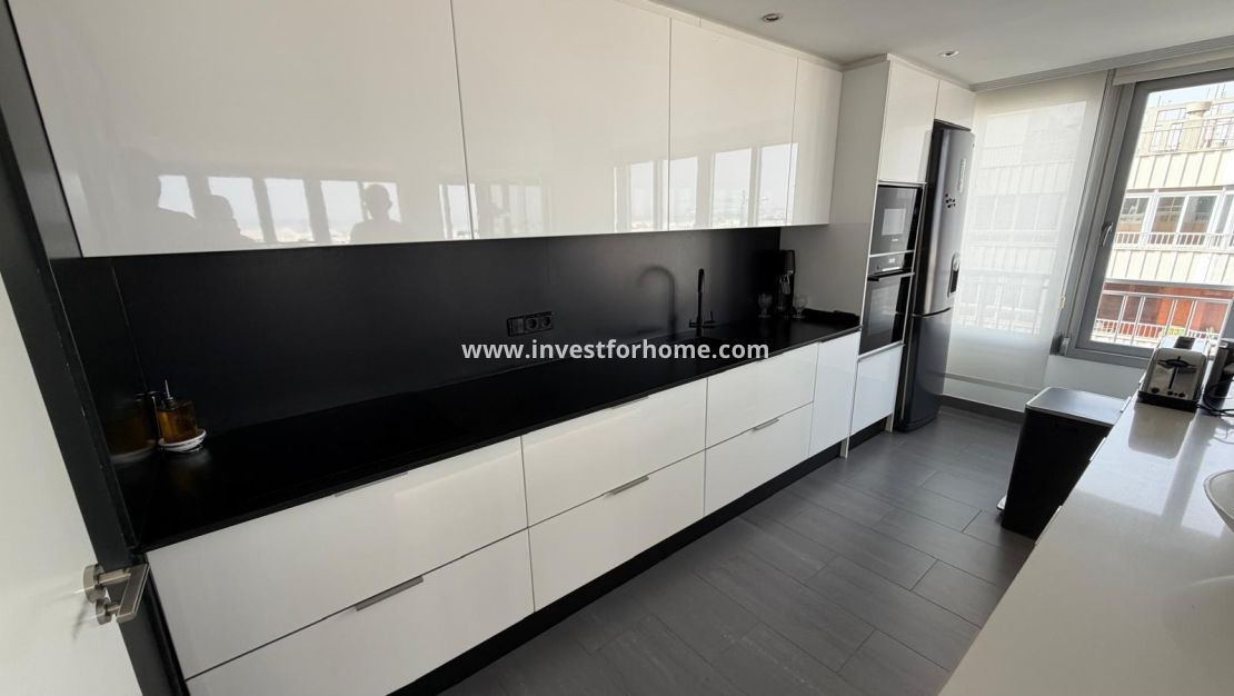 Sale - Apartment - Torrevieja - Centro