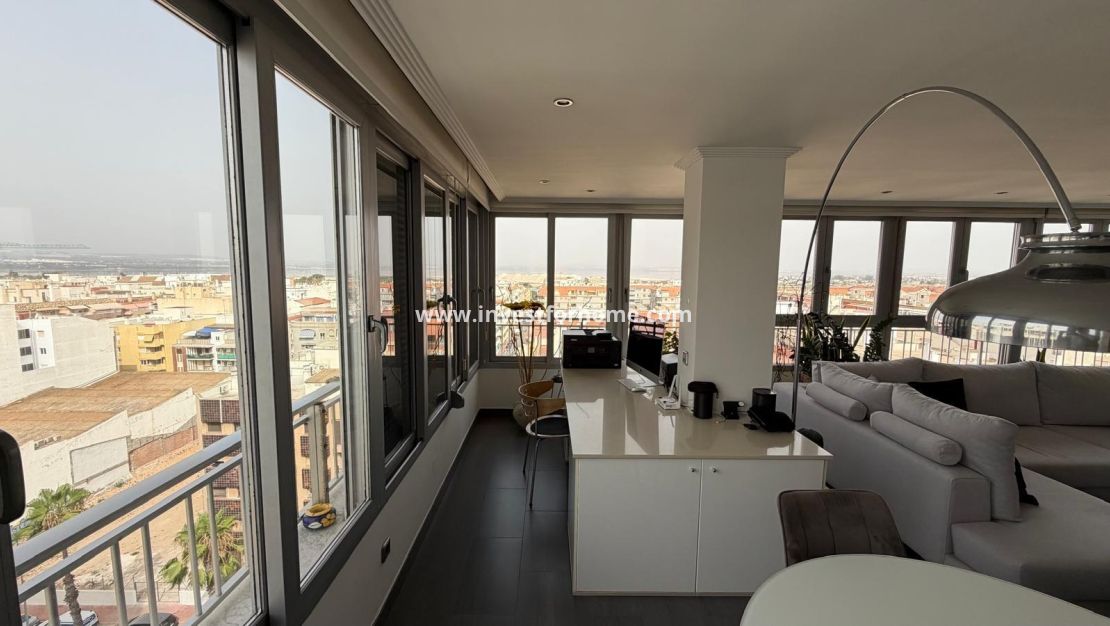 Sale - Apartment - Torrevieja - Centro