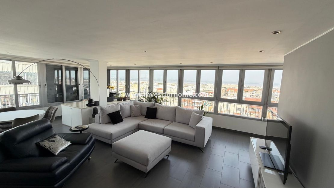 Sale - Apartment - Torrevieja - Centro