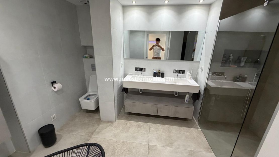 Sale - Apartment - Torrevieja - Centro