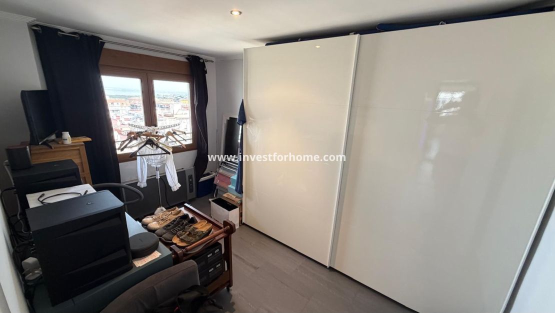 Sale - Apartment - Torrevieja - Centro