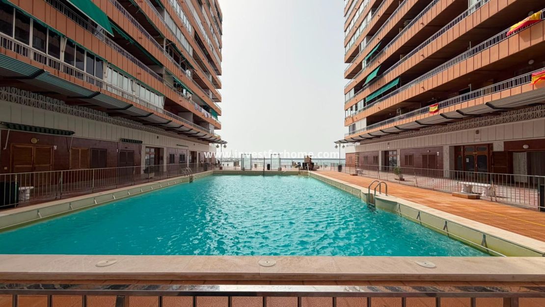 Sale - Apartment - Torrevieja - Centro