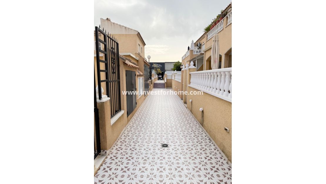 Sale - Apartment - Torrevieja - Centro