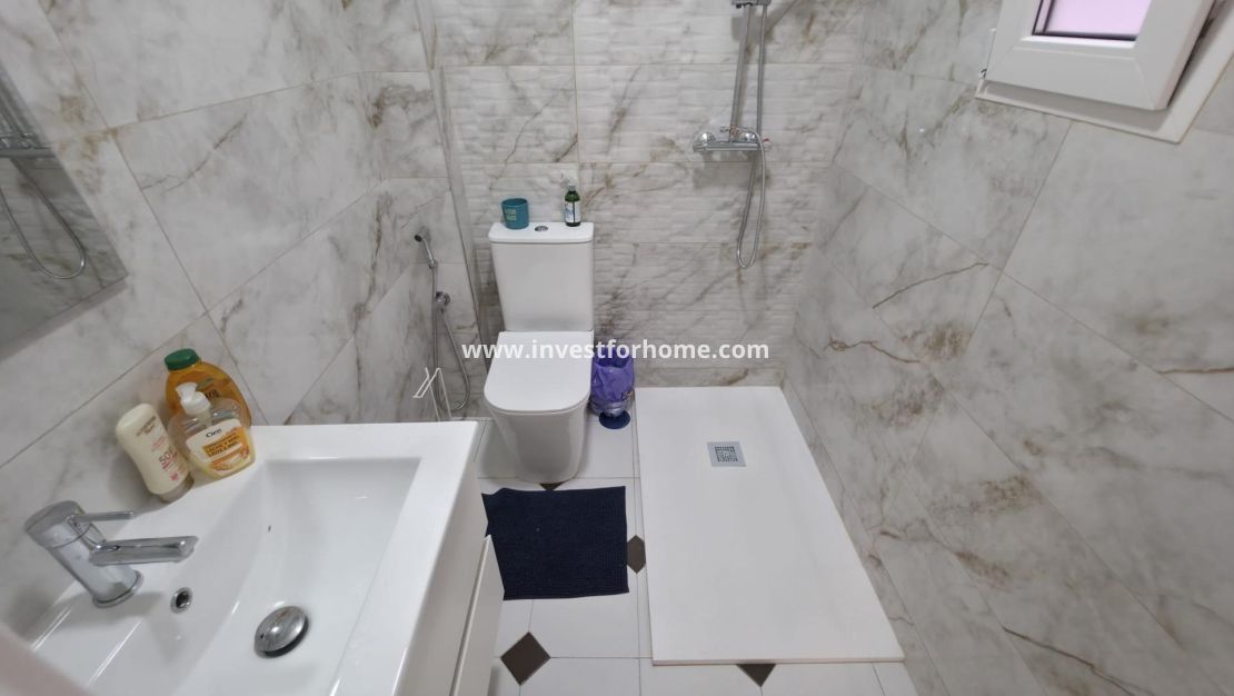 Sale - Apartment - Torrevieja - Centro