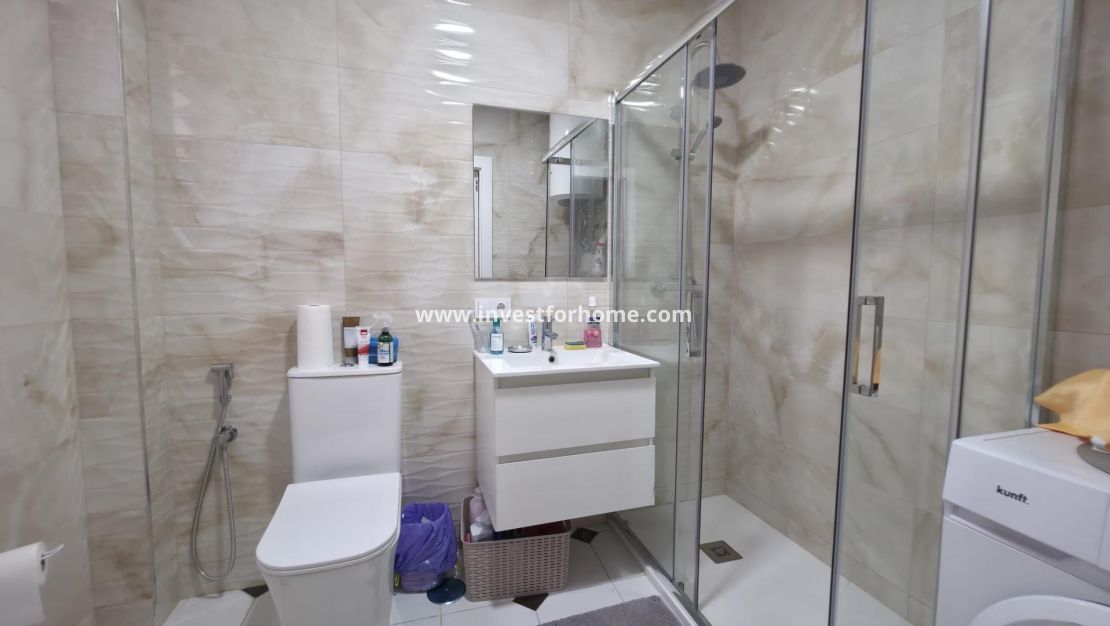 Sale - Apartment - Torrevieja - Centro