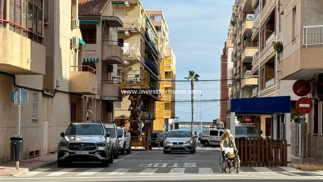 Sale - Apartment - Torrevieja - Centro