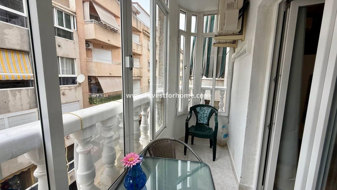 Sale - Apartment - Torrevieja - Centro