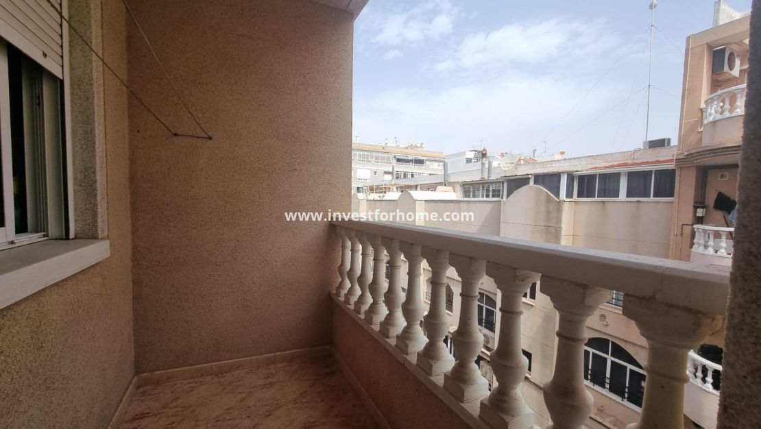 Sale - Apartment - Torrevieja - Centro