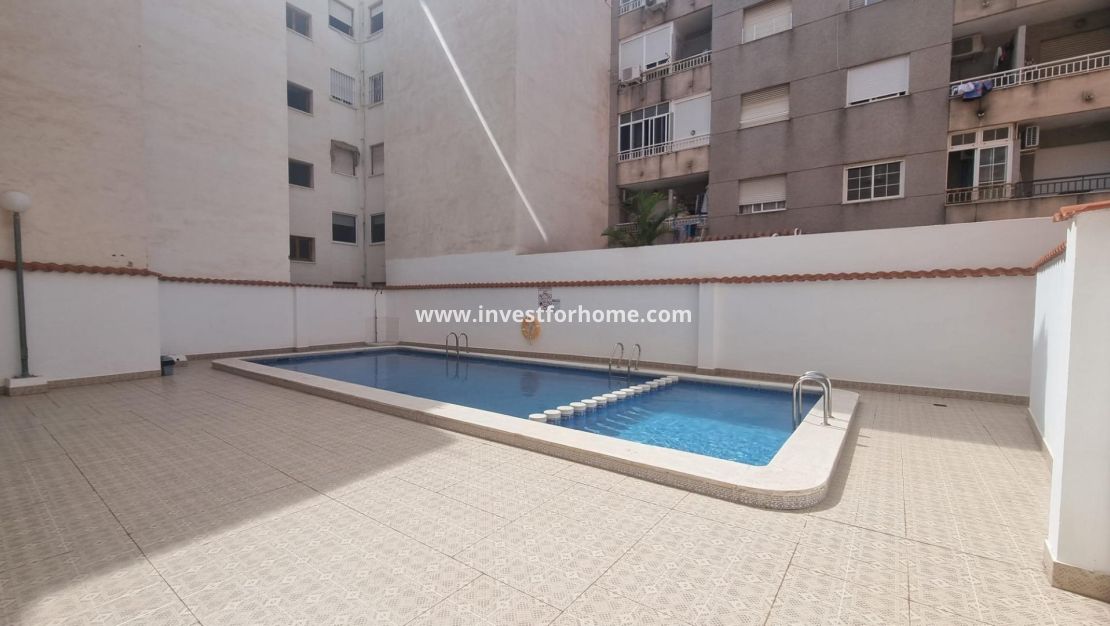 Sale - Apartment - Torrevieja - Centro