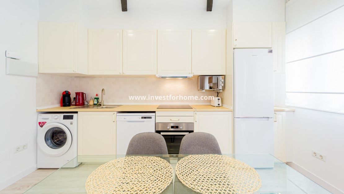 Sale - Apartment - Torrevieja - Centro