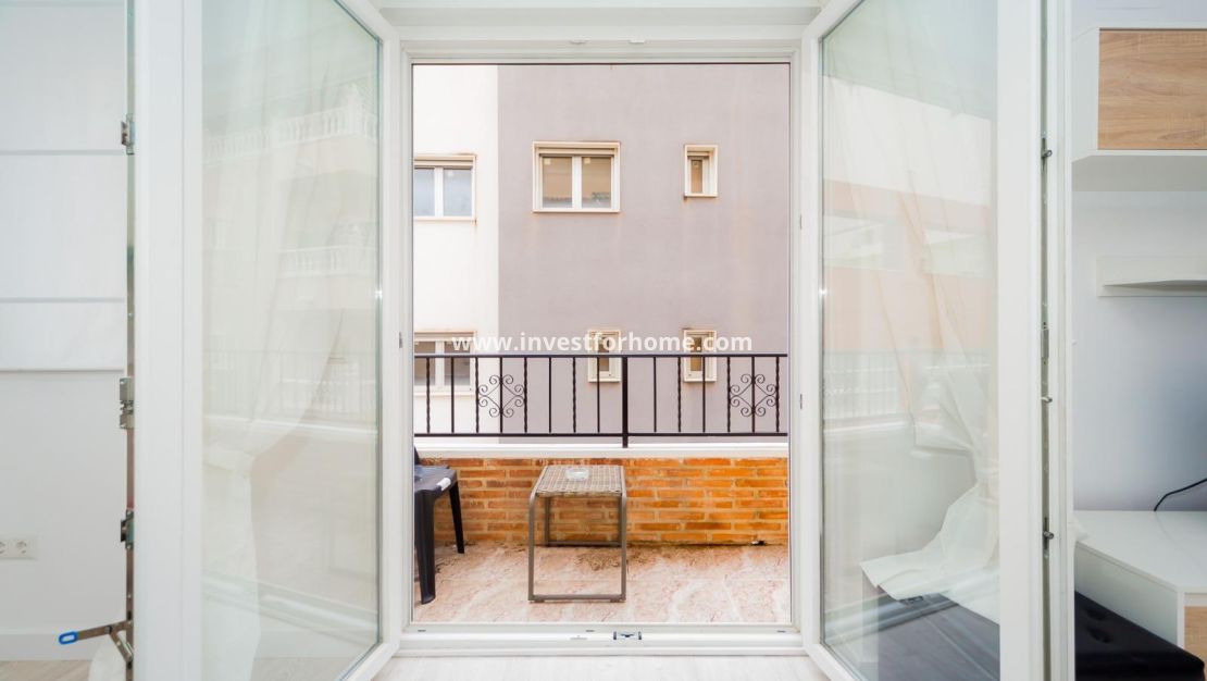 Sale - Apartment - Torrevieja - Centro