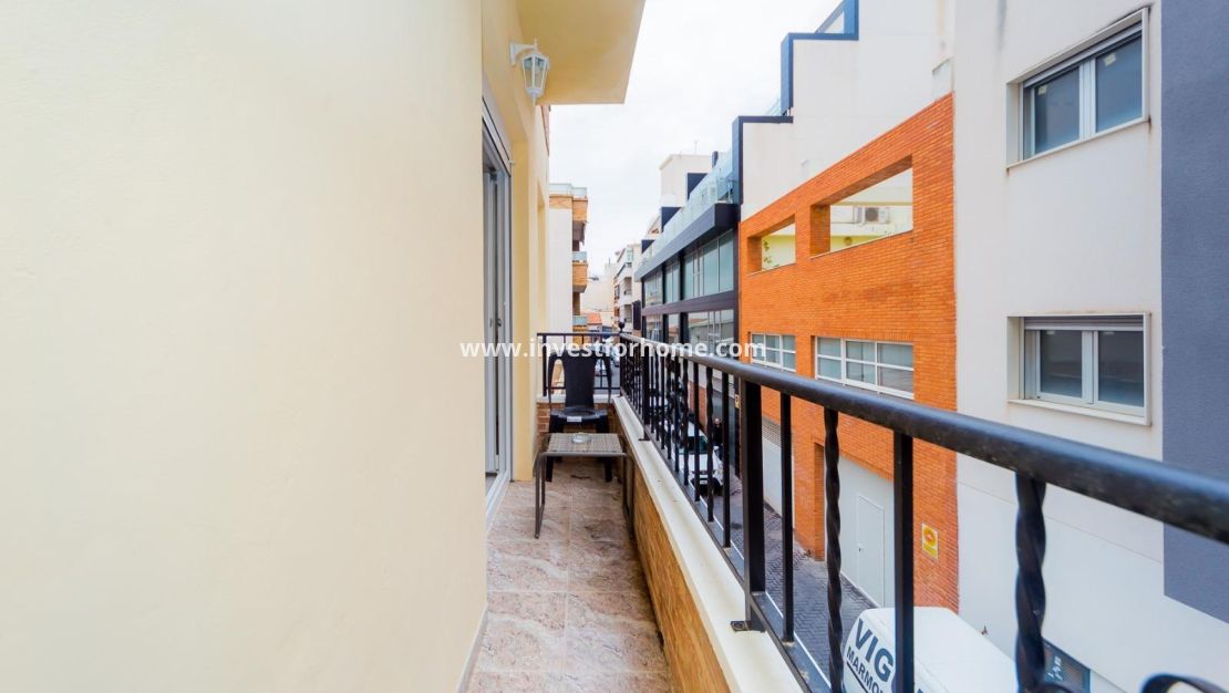 Sale - Apartment - Torrevieja - Centro