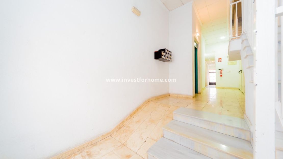 Sale - Apartment - Torrevieja - Centro