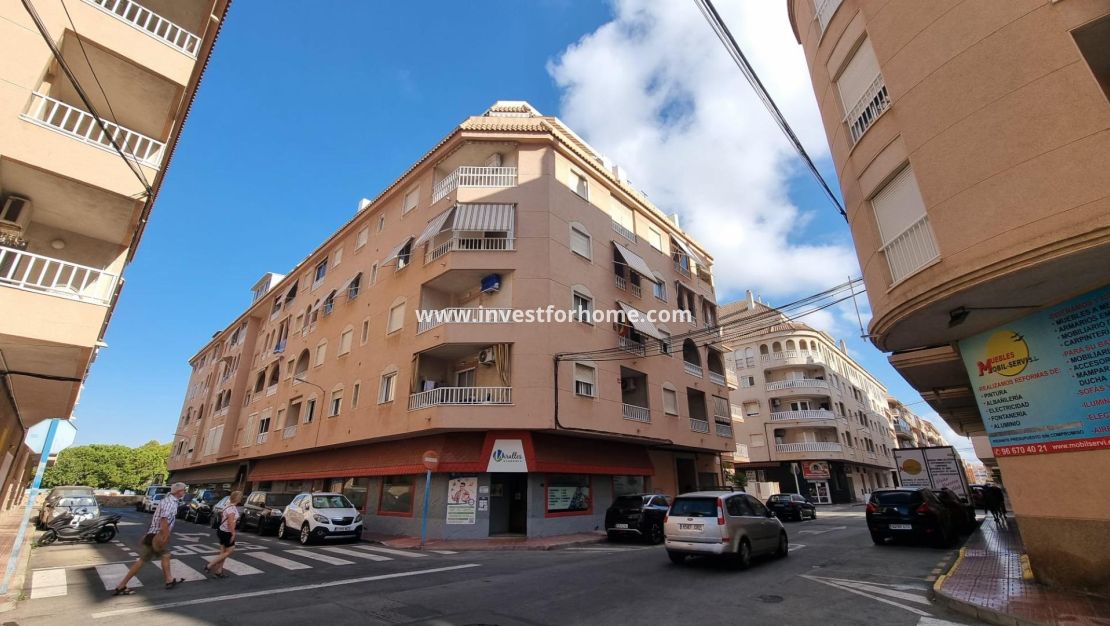Sale - Apartment - Torrevieja - Centro