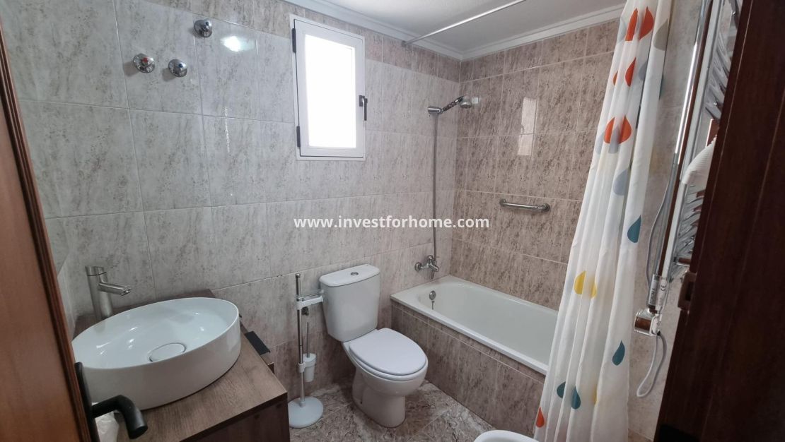 Sale - Apartment - Torrevieja - Centro