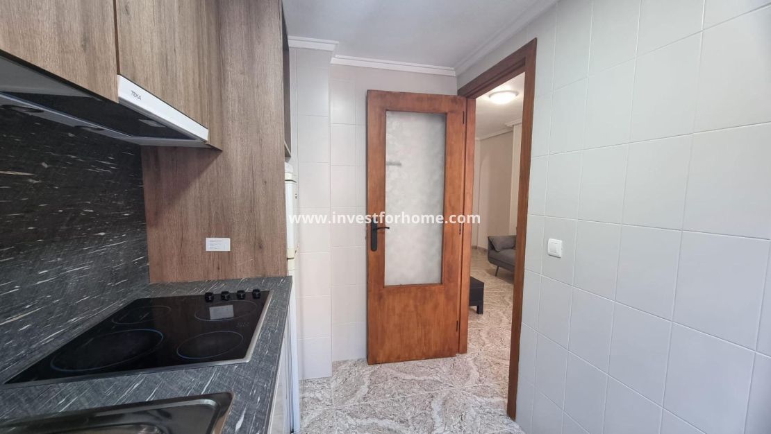 Sale - Apartment - Torrevieja - Centro