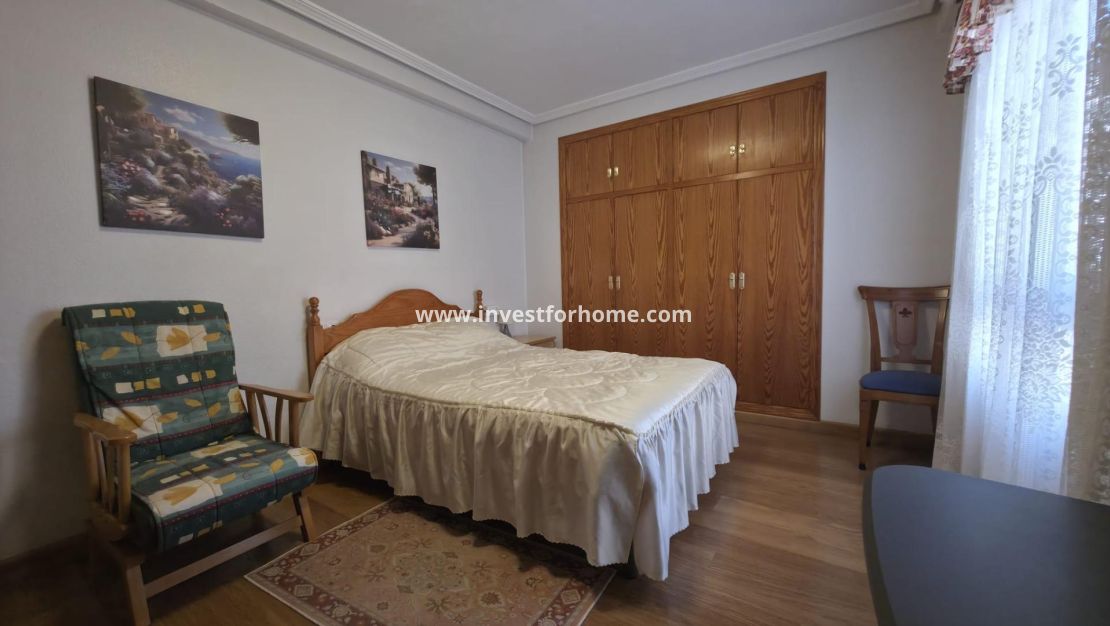Sale - Apartment - Torrevieja - Centro