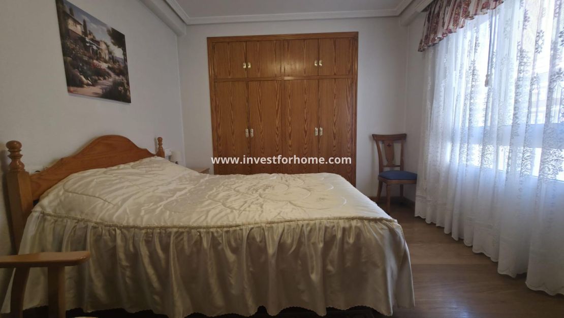 Sale - Apartment - Torrevieja - Centro