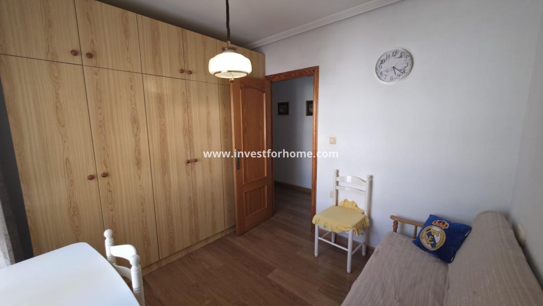 Sale - Apartment - Torrevieja - Centro