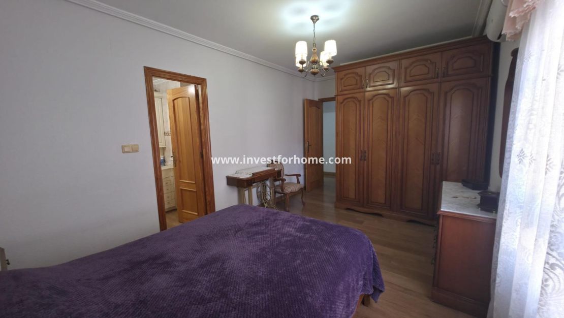 Sale - Apartment - Torrevieja - Centro