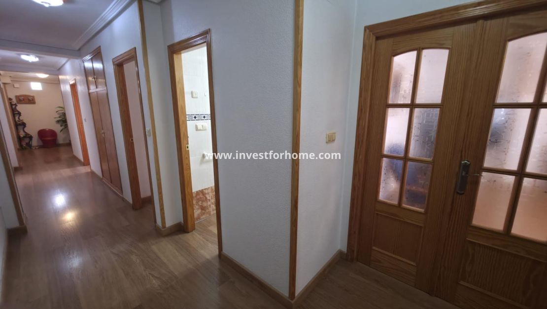 Sale - Apartment - Torrevieja - Centro