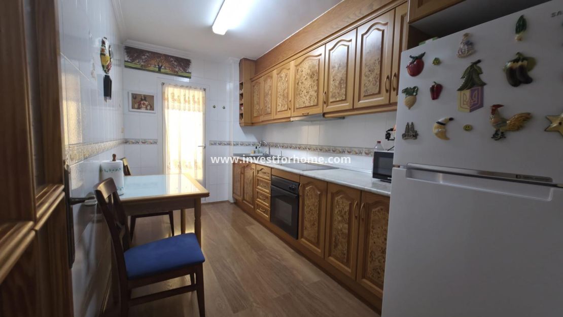 Sale - Apartment - Torrevieja - Centro