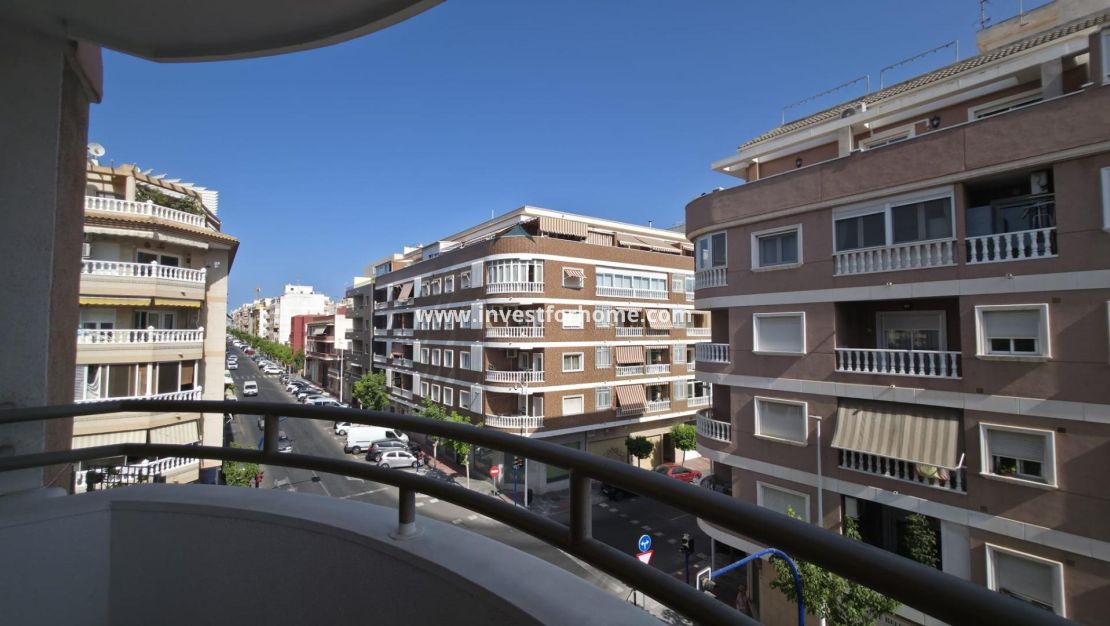 Sale - Apartment - Torrevieja - Centro