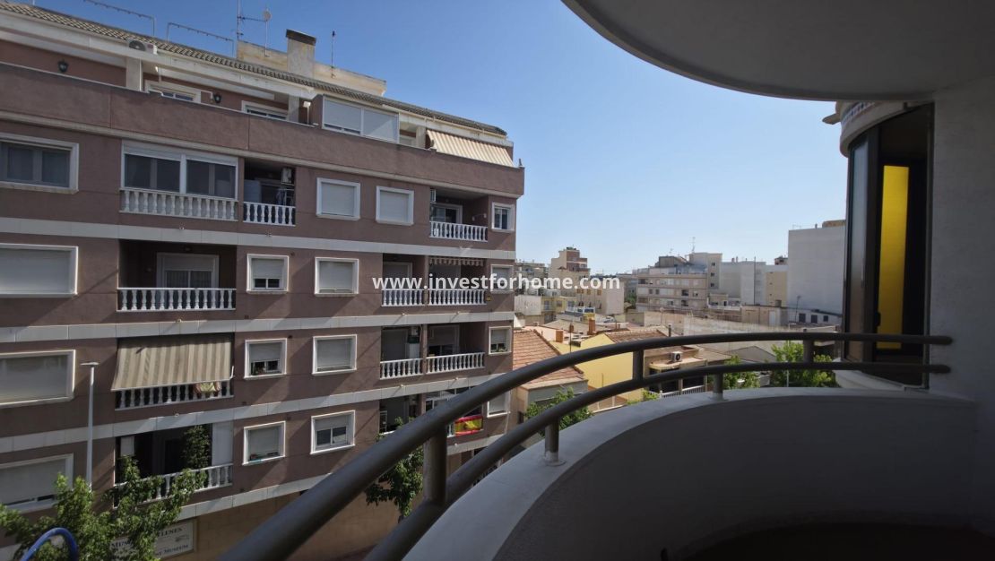 Sale - Apartment - Torrevieja - Centro