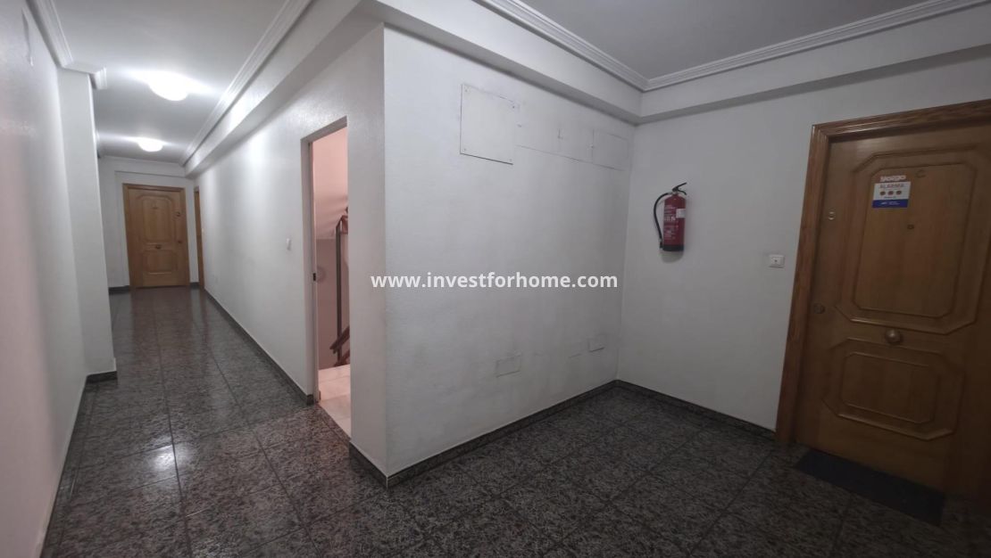 Sale - Apartment - Torrevieja - Centro