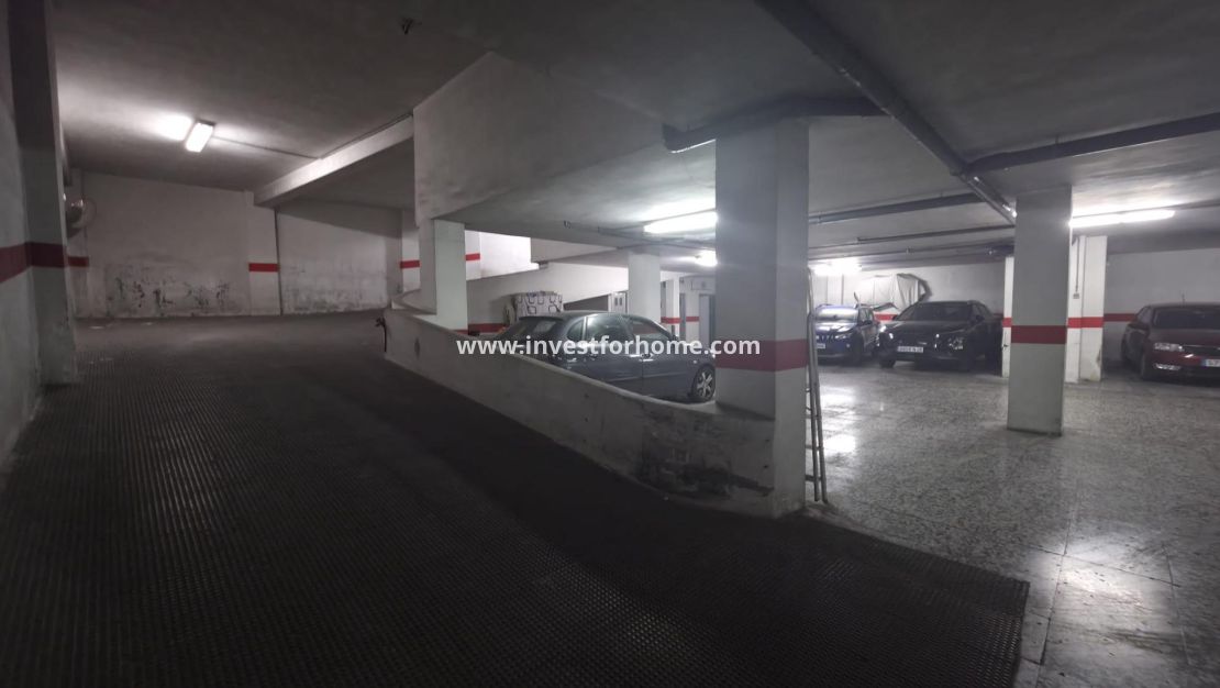 Sale - Apartment - Torrevieja - Centro