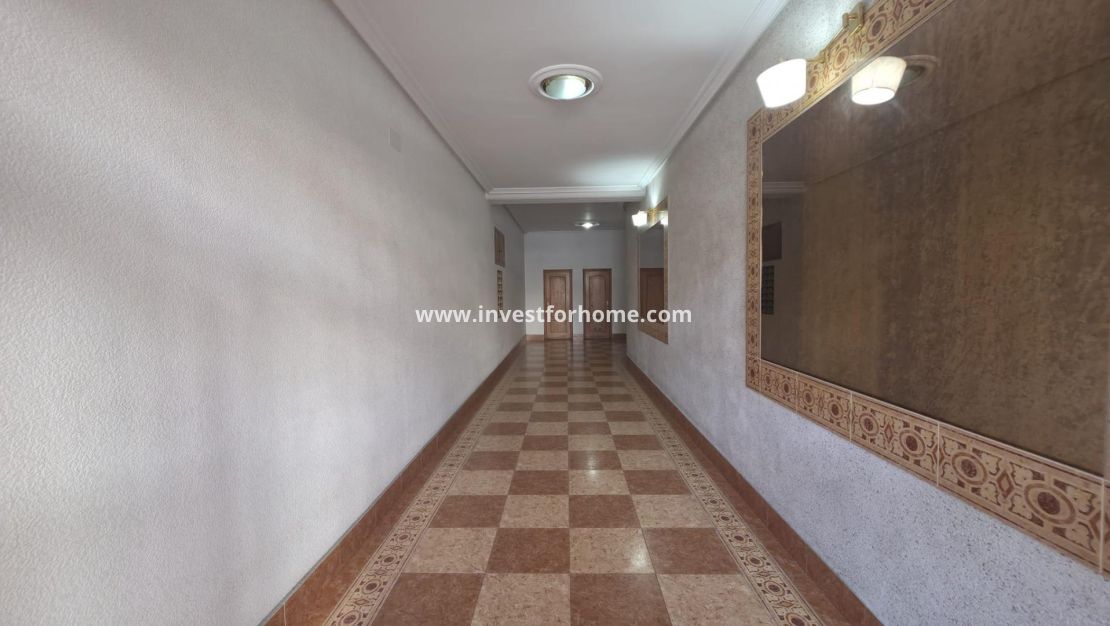 Sale - Apartment - Torrevieja - Centro