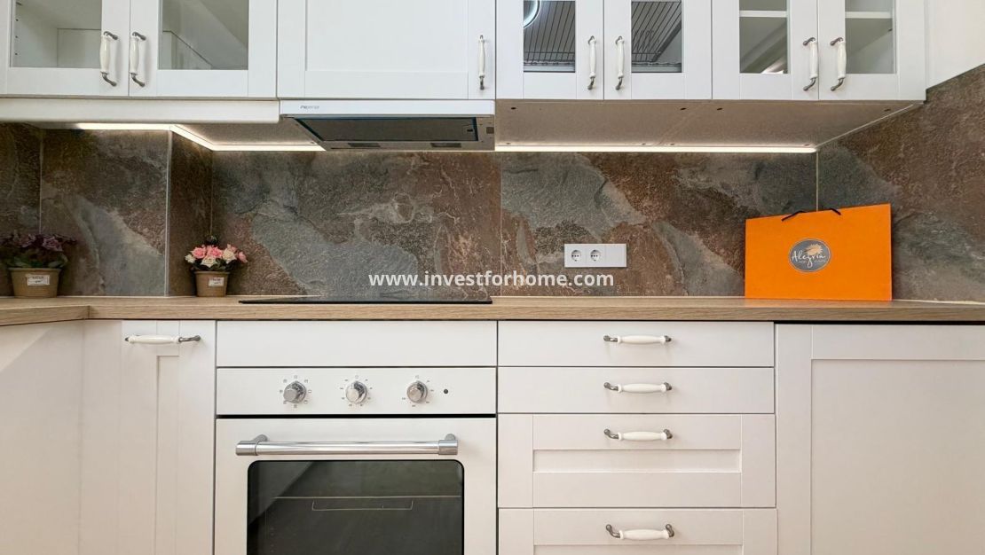Sale - Apartment - Torrevieja - Centro