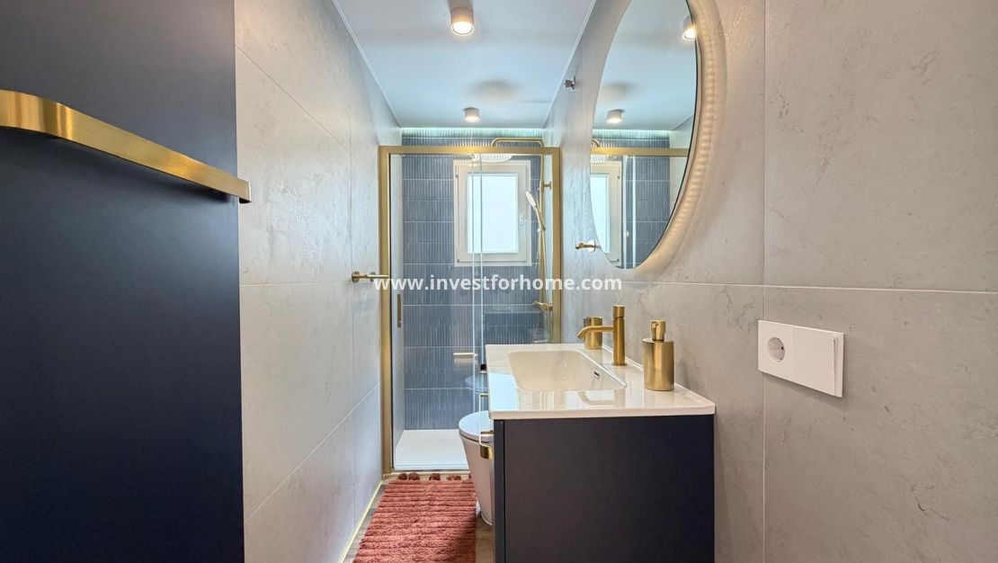 Sale - Apartment - Torrevieja - Centro
