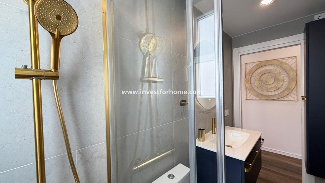 Sale - Apartment - Torrevieja - Centro