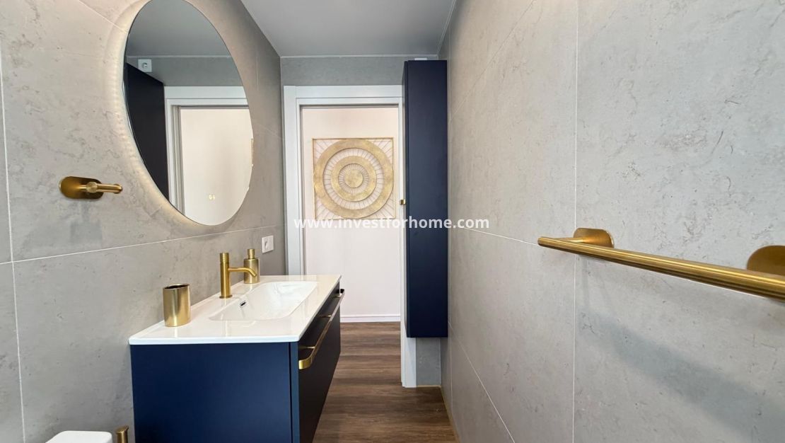 Sale - Apartment - Torrevieja - Centro
