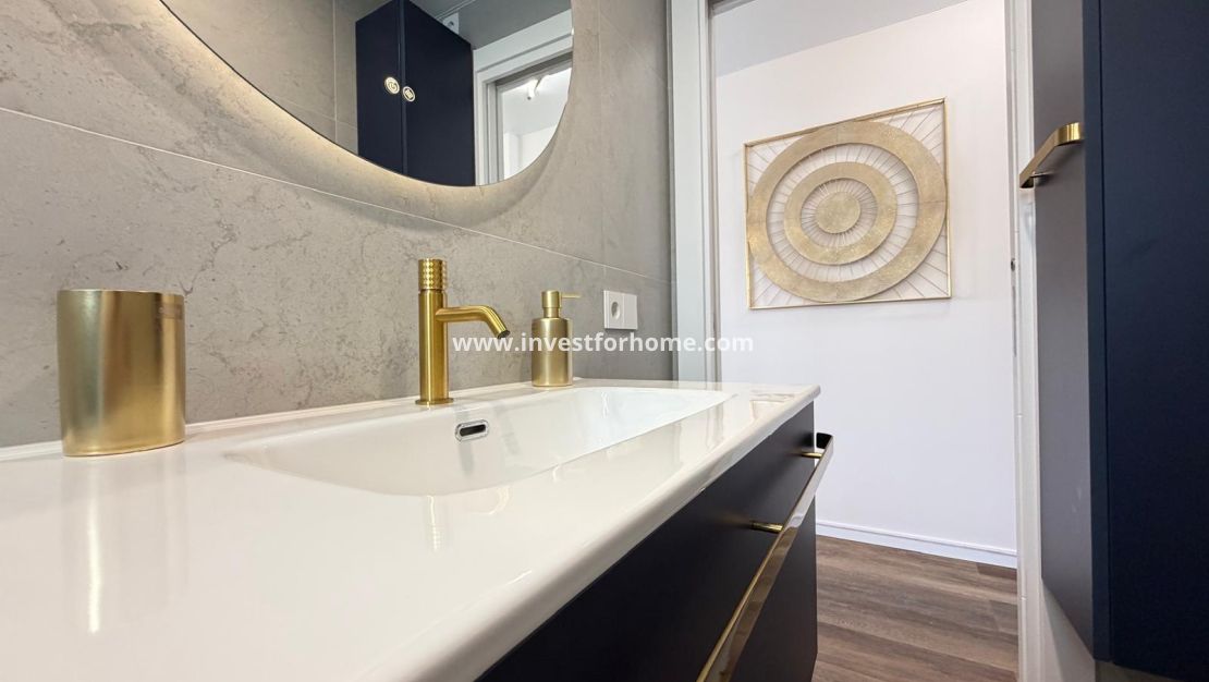 Sale - Apartment - Torrevieja - Centro